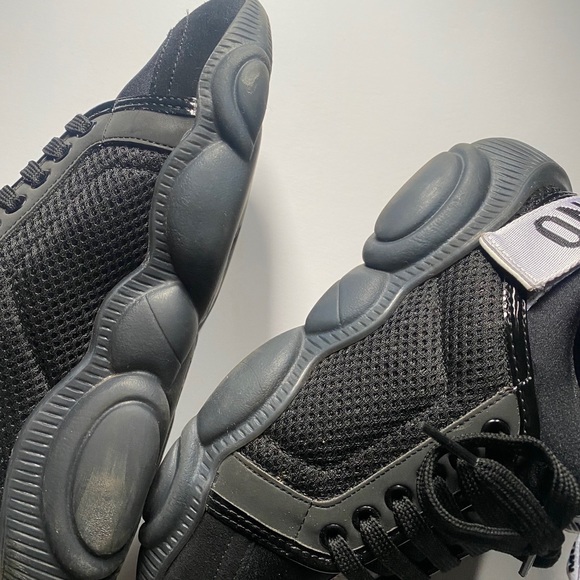 moschino sneakers - Picture 3 of 6